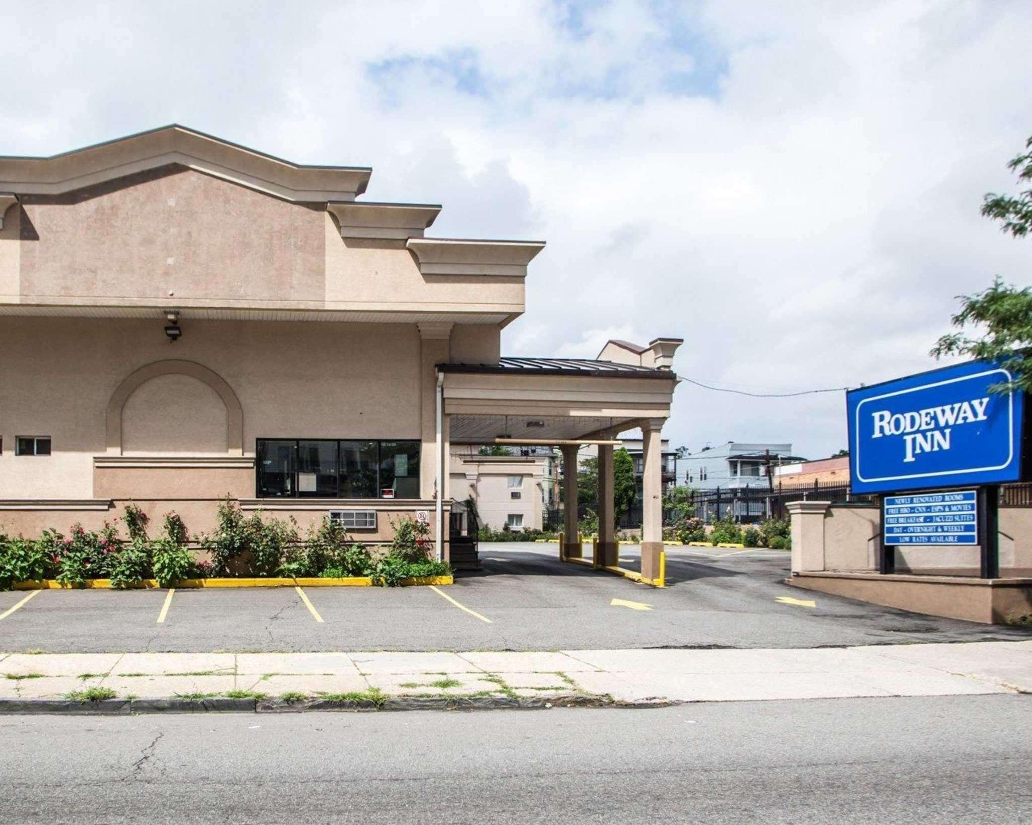 Rodeway Inn Paterson Exterior photo